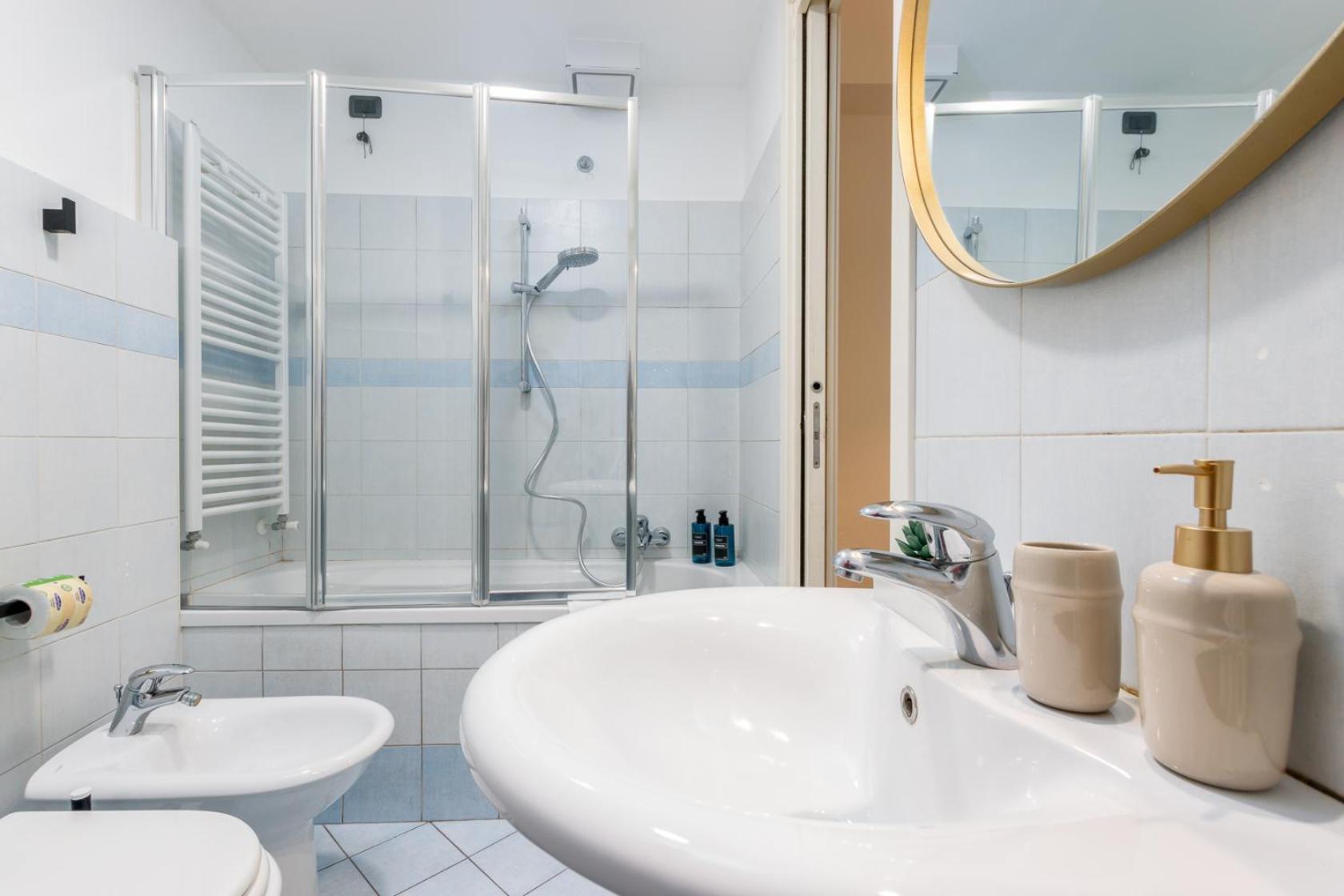Near Funicolar Bergamo Alta Design House 1 Apartment Ngoại thất bức ảnh